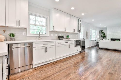 3911 Edenton Ct, Atlanta GA  30319-1883 exterior