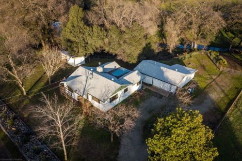 9993 Salmon Creek Rd, Redding, CA 96003-8211