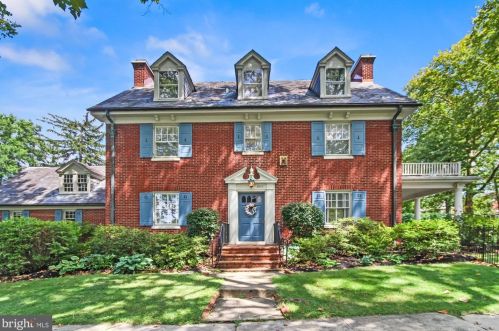 1033 Arlington Rd, York, PA 17403-3703
