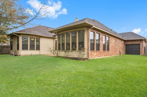 2042 Brodie Ln, Conroe TX  77301-7246 exterior