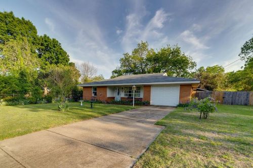 404 Childers Ave, Fort Worth, TX 76126-3502