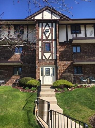 11006 Theresa Cir, Palos Hills, IL 60465-2277
