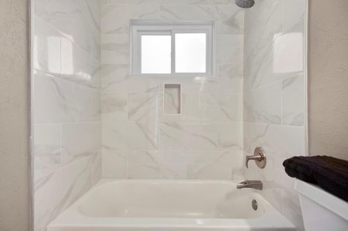 1741 Hialeah, Taylor Lake Village TX 77586-2938 exterior