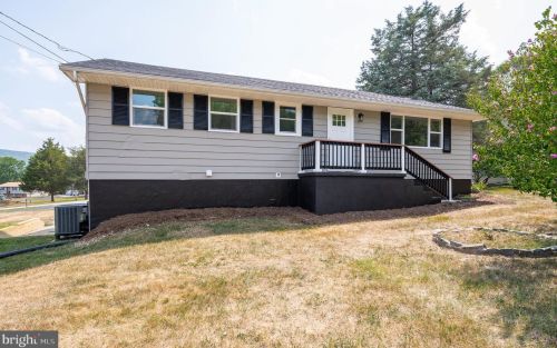 201 Pointfield Dr, Harpers Ferry WV 25425-5173 exterior