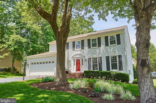 4262 Berwick Pl, Woodbridge, VA 22192-5117