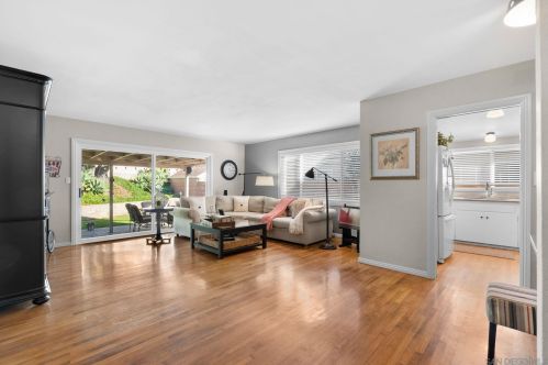 5131 Caywood St, San Diego, CA 92117-1911