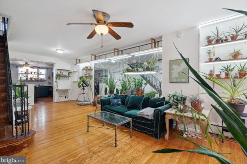 1221 Mercy St, Philadelphia, PA 19148-5510