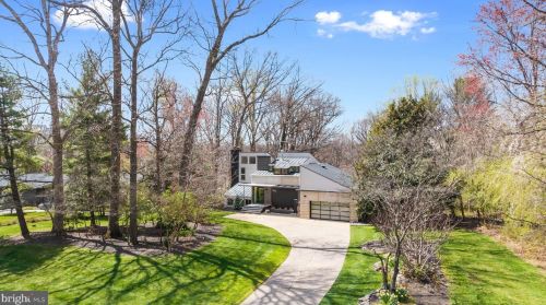 1702 Putter Ln, Herndon, VA 20190-4830