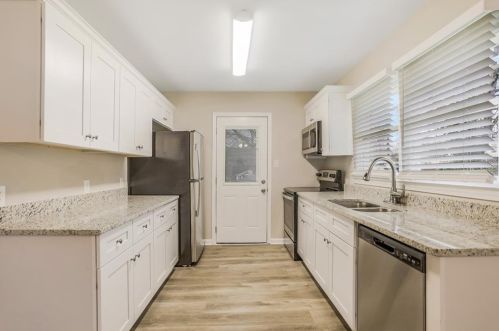 869 Capitol View Ave, Atlanta GA  30318-8330 exterior