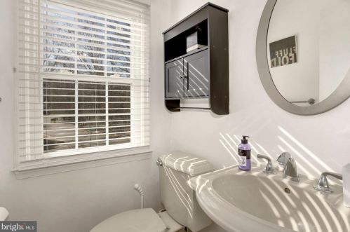 12753 Captains Cv, Woodbridge, VA 22192-2606