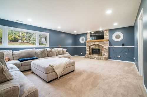 685 Vermont Rd, Frankfort, IL 60423-1215