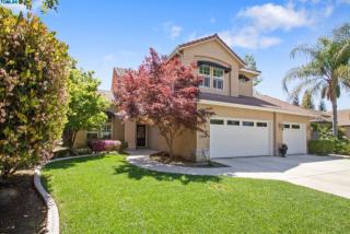 3445 Feemster Ave, Visalia CA  93292-3571 exterior
