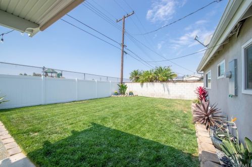 3702 Kingsway Ave, Anaheim CA  92804-4619 exterior