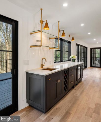 603 Gravers Ln, Philadelphia PA 19118-2806 exterior