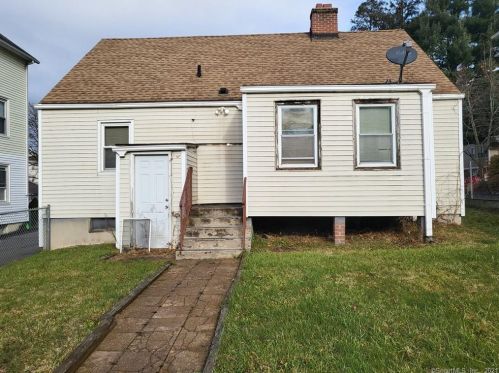 125 Henry St, New Britain, CT 06051-3216