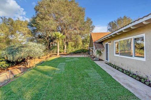 2607 Circle Dr, Escondido, CA 92029-6617