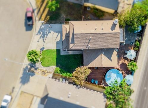 561 Ledwith Ct, Turlock, CA 95382-1047