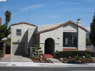 2803 Otis Dr, Alameda, CA 94501-6326