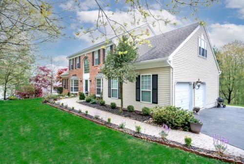 13 Anna Dr, Mount Olive, NJ 07828-2211