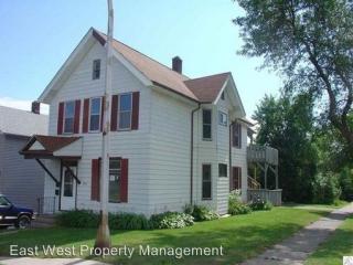 325 10th Ave, Duluth MN  55806-2352 exterior