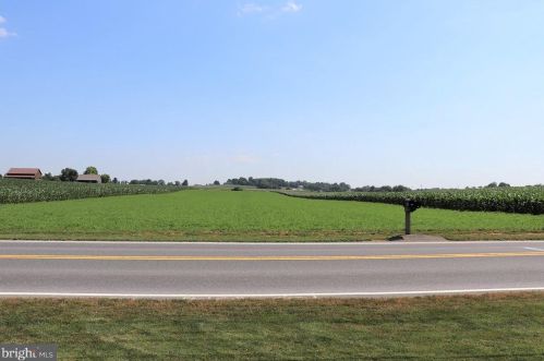 462 Willow Rd, Lancaster, PA 17601-6022