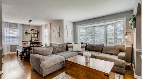 1007 Kennicott Ave, Arlington Hts, IL 60004-5237