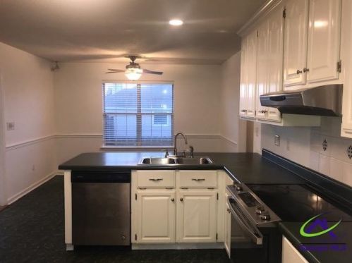 101 Morningdale Dr, Warner Robins GA  31088-2915 exterior