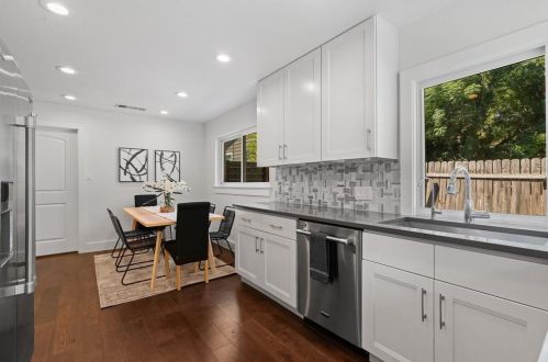 6608 Betty Cook Dr, Austin TX  78723-3313 exterior