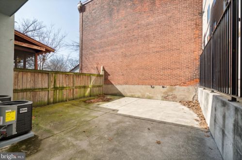 624 42 St, Philadelphia PA 19104-1468 exterior