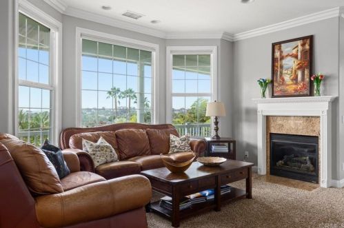 1176 Tres Ninos Corte, Vista, CA 92084-7260