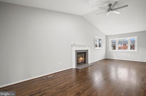7102 Kerr Dr, Springfield VA  22150-3634 exterior
