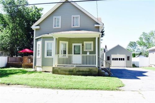 152 Massachusetts Ave, Warwick, RI 02888-5816