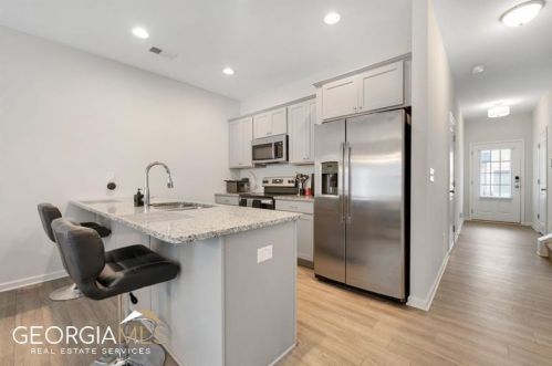 3132 Meadowstone Ln, Atlanta GA  30331-2939 exterior