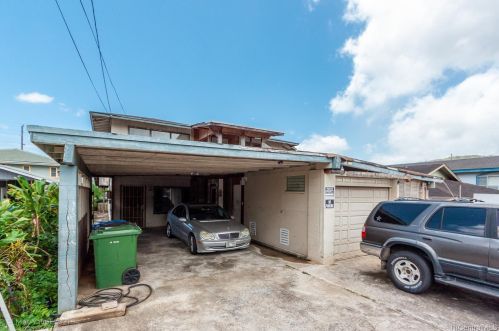 1607 Machado St, Honolulu HI  96819-3728 exterior