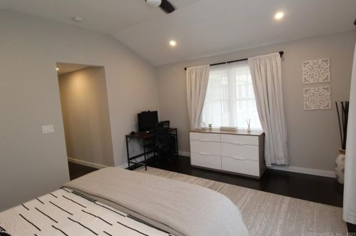 75 Ridge Dale Rd, Upper Stepney CT  06468-1244 exterior