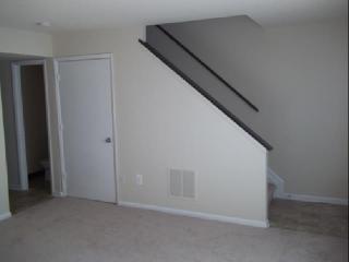 4 Heatherton Ct, Baltimore MD  21244-8046 exterior