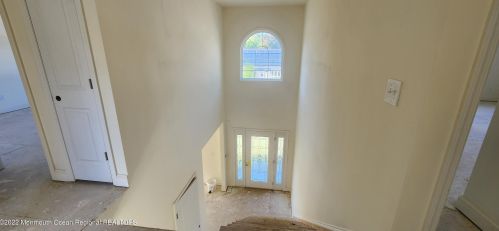 3 Cedar Ave, Hazlet, NJ 07730-2110