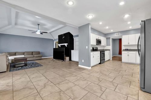 403 Pebblebrook Dr, Taylor Lake Village TX  77586-6012 exterior