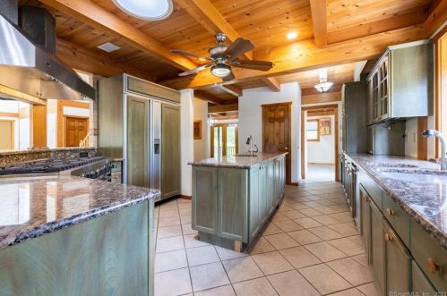 32 Valley Field Rd, Sandy Hook, CT 06482-1096