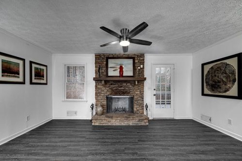 5855 Navarre Ct, Stone Mountain, GA 30087-5122