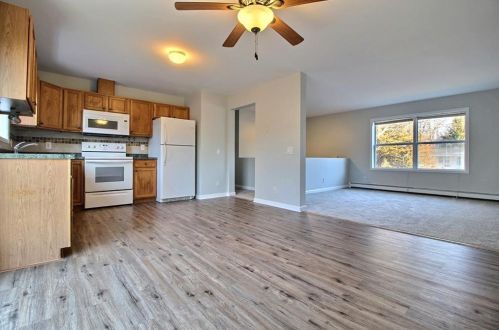89 Old Post Rd, Westerly RI  02891-2643 exterior