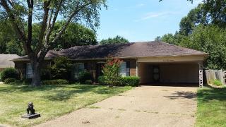 2819 Executive Dr, Memphis, TN 38115-1811