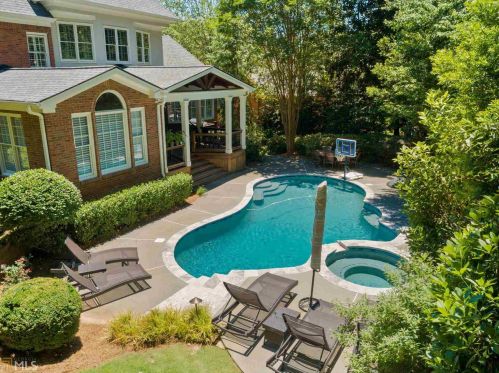 1500 Brookhaven Trce, Atlanta GA  30319-2557 exterior