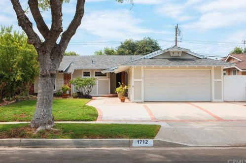 1712 Park Ln, Santa Ana, CA 92706-1338