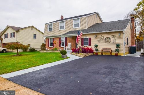 829 Wessex Ln, Somerdale, NJ 08083-2531