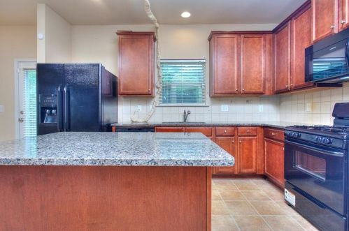 2241 Capella Cir, Atlanta GA  30331-3864 exterior
