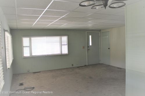 48 Beaver Ave, Lakehurst, NJ 08759-3668