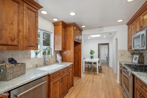 1122 Spazier Ave, Glendale CA  91201-1320 exterior