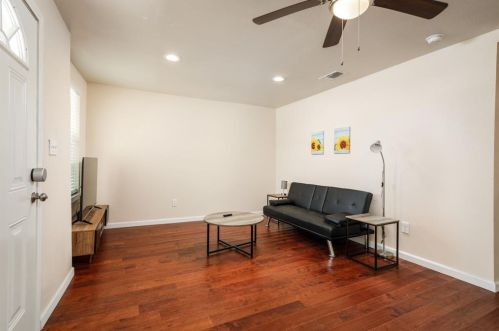 1011 Gallagher St, Dallas TX  75212-2808 exterior