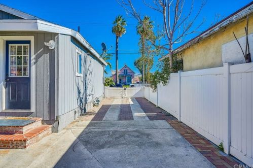 555 Prospect Ave, Riverside CA  92507-1720 exterior